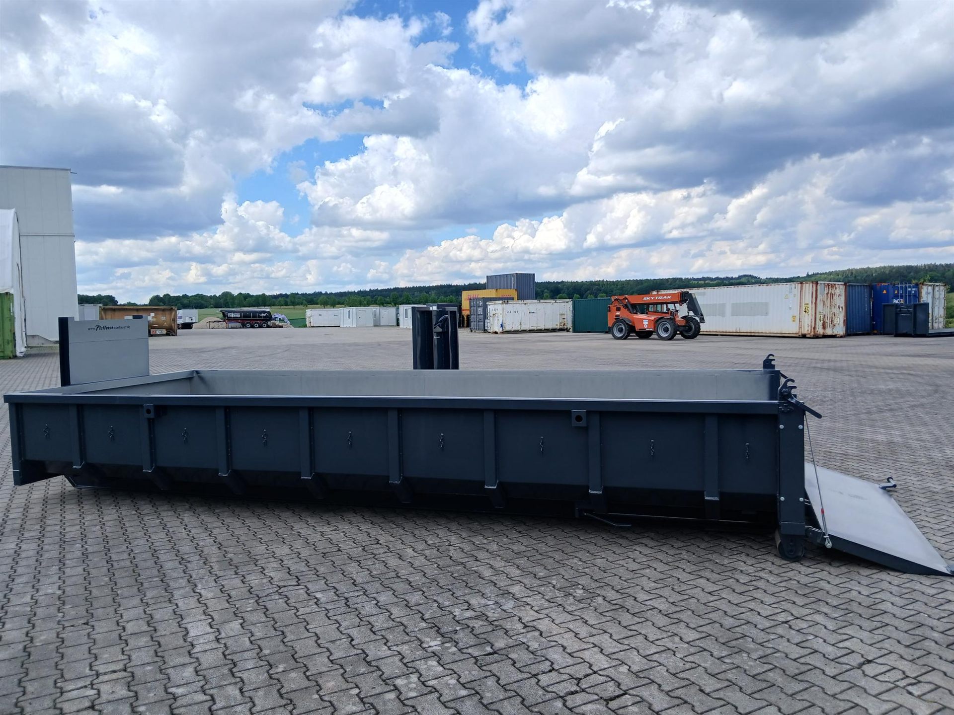 Abrollcontainer Bauschuttmulde